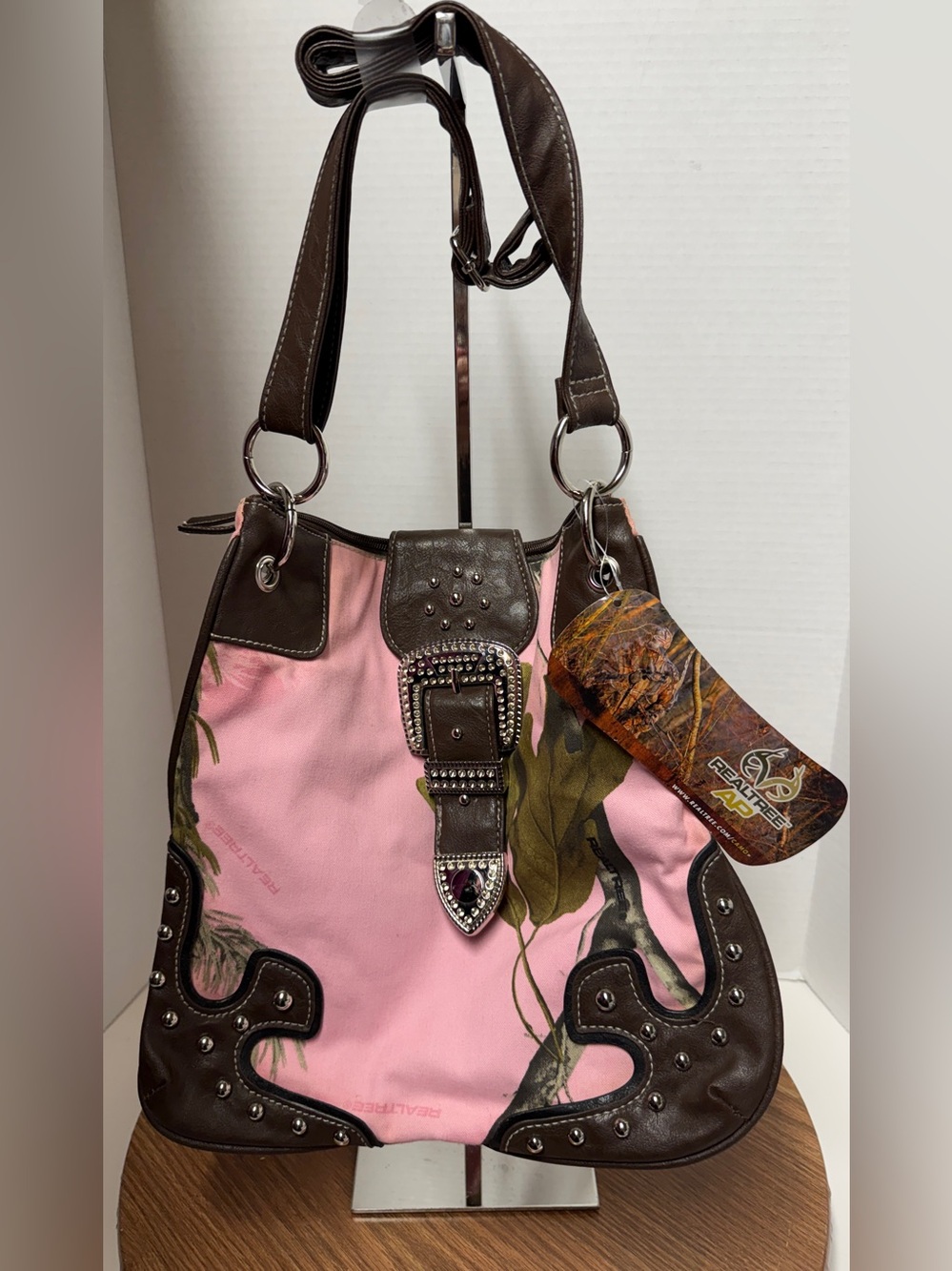 Realtree Pink Camo Adj Strap Studded Rhinestone Buckle Detail Purse Cross Bag